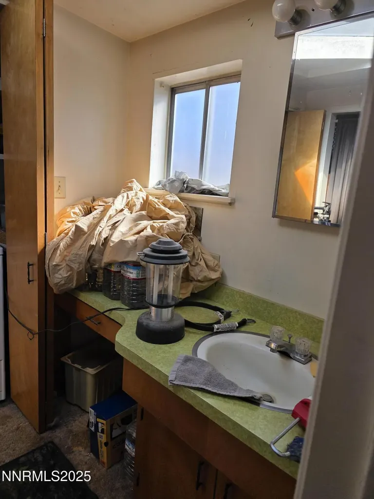 306 6th Hawthorne NV 89415