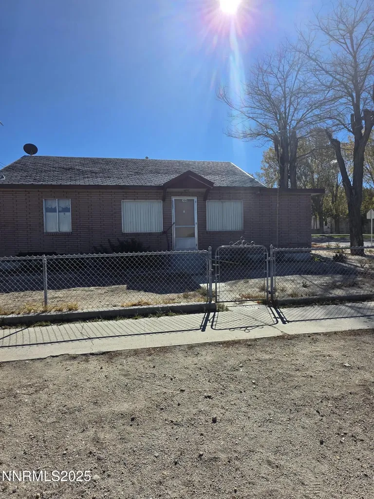 306 6th Hawthorne NV 89415