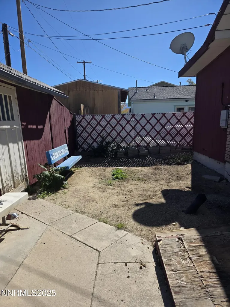 306 6th Hawthorne NV 89415