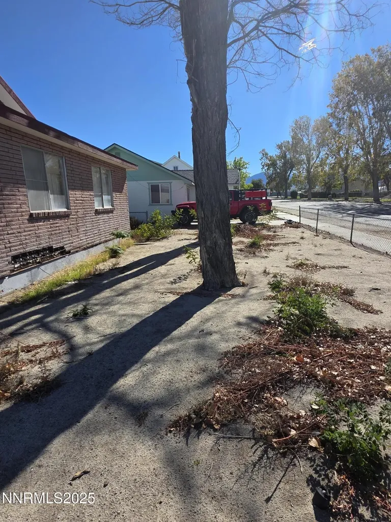 306 6th Hawthorne NV 89415