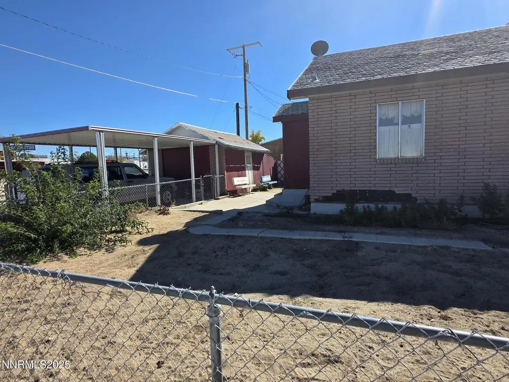 306 6th Hawthorne NV 89415