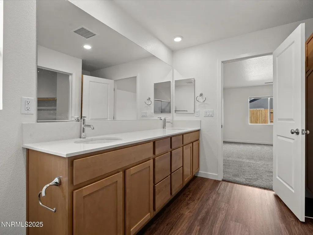 214 Green Dayton NV 89403