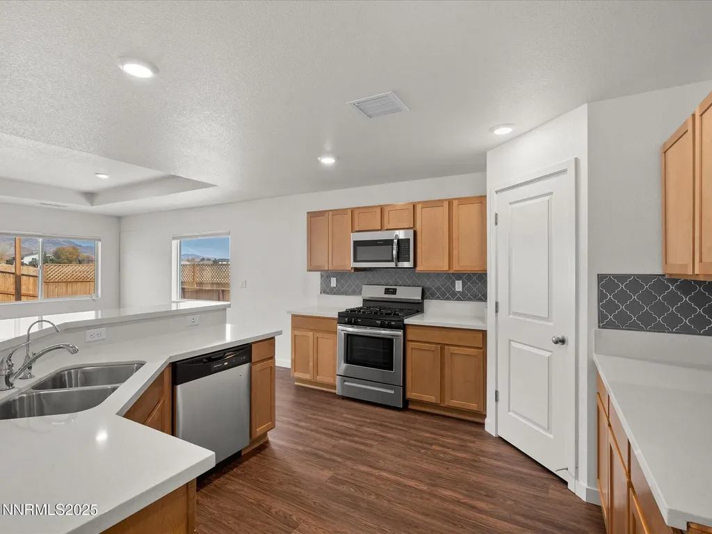 214 Green Dayton NV 89403