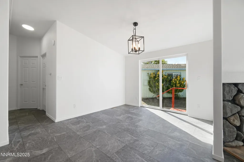 4745 Skyline Silver Springs NV 89429