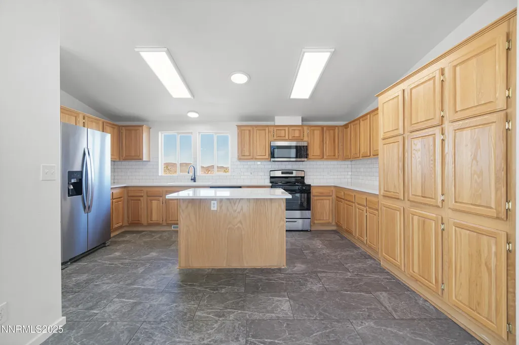 4745 Skyline Silver Springs NV 89429
