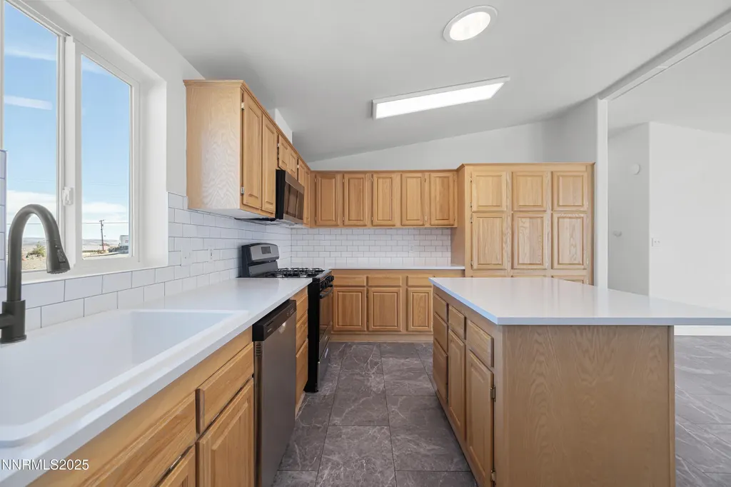 4745 Skyline Silver Springs NV 89429