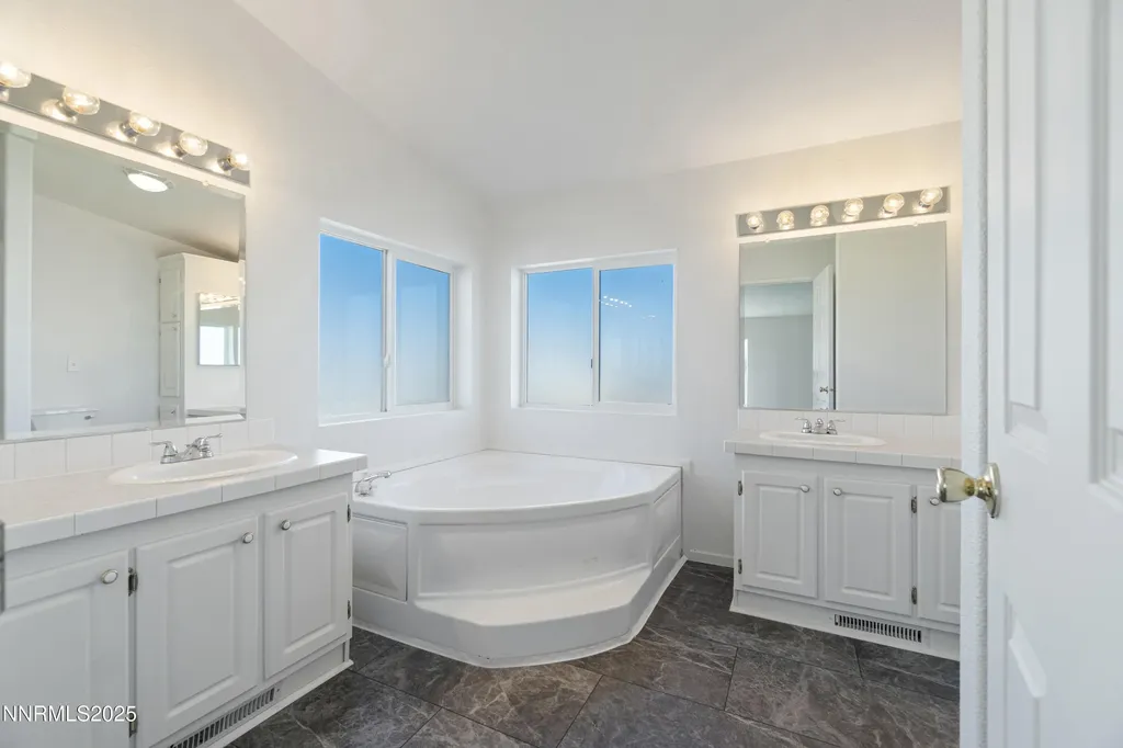 4745 Skyline Silver Springs NV 89429