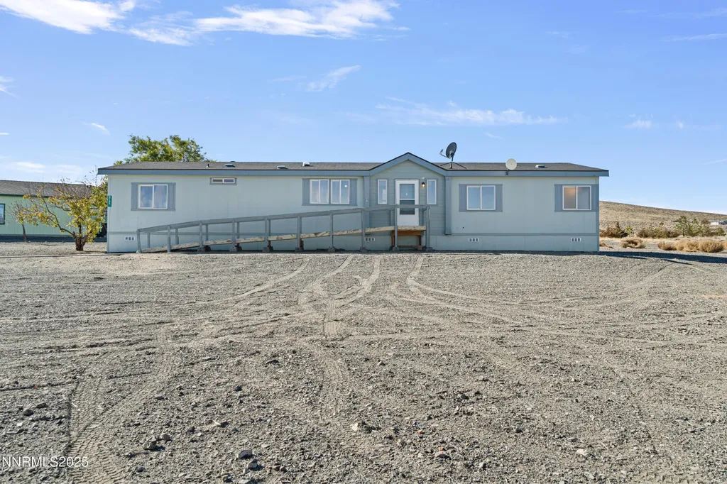 4745 Skyline Silver Springs NV 89429
