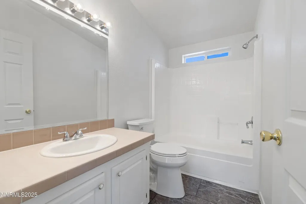 4745 Skyline Silver Springs NV 89429