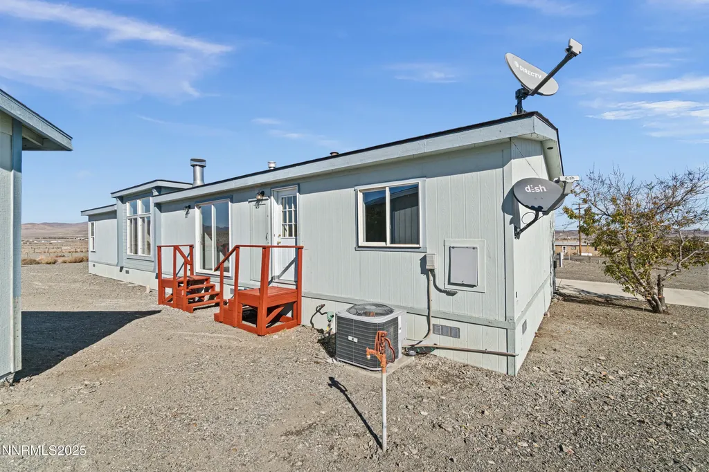 4745 Skyline Silver Springs NV 89429