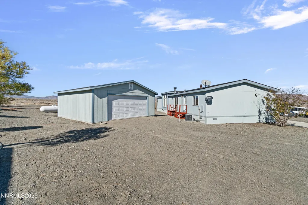 4745 Skyline Silver Springs NV 89429