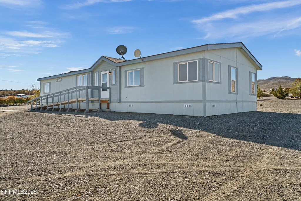 4745 Skyline Silver Springs NV 89429