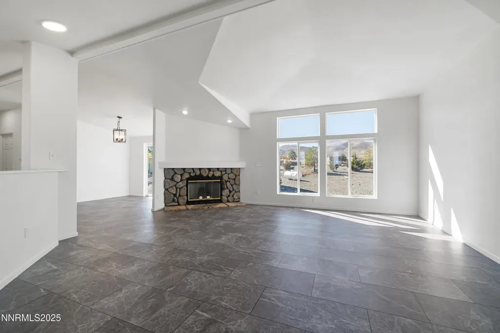 4745 Skyline Silver Springs NV 89429
