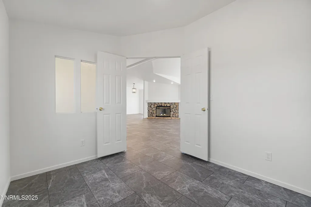 4745 Skyline Silver Springs NV 89429