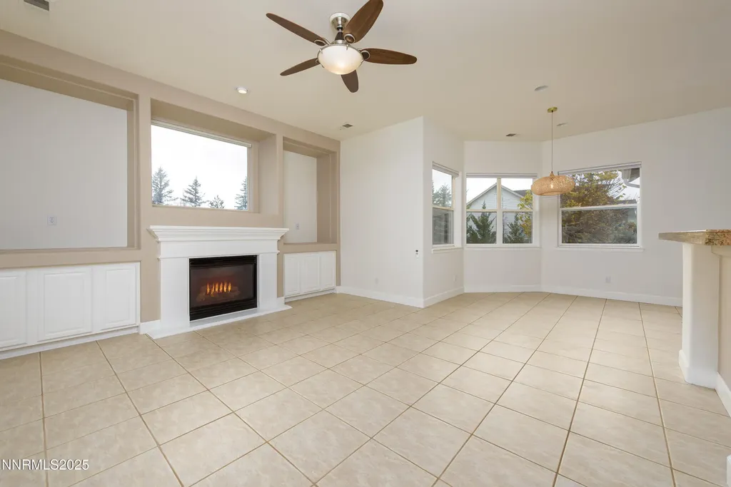 1621 Shirley Minden NV 89423