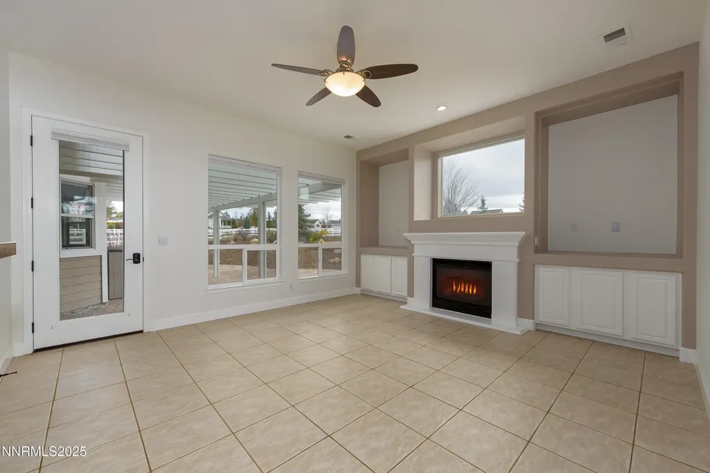 1621 Shirley Minden NV 89423