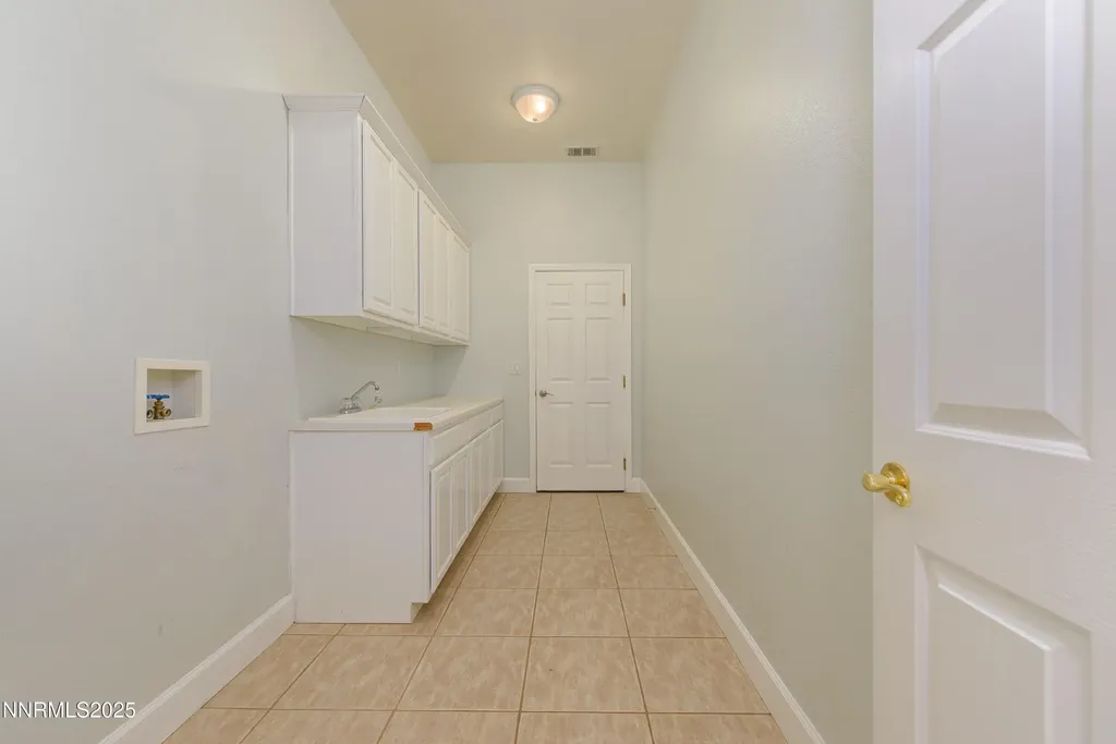 1621 Shirley Minden NV 89423