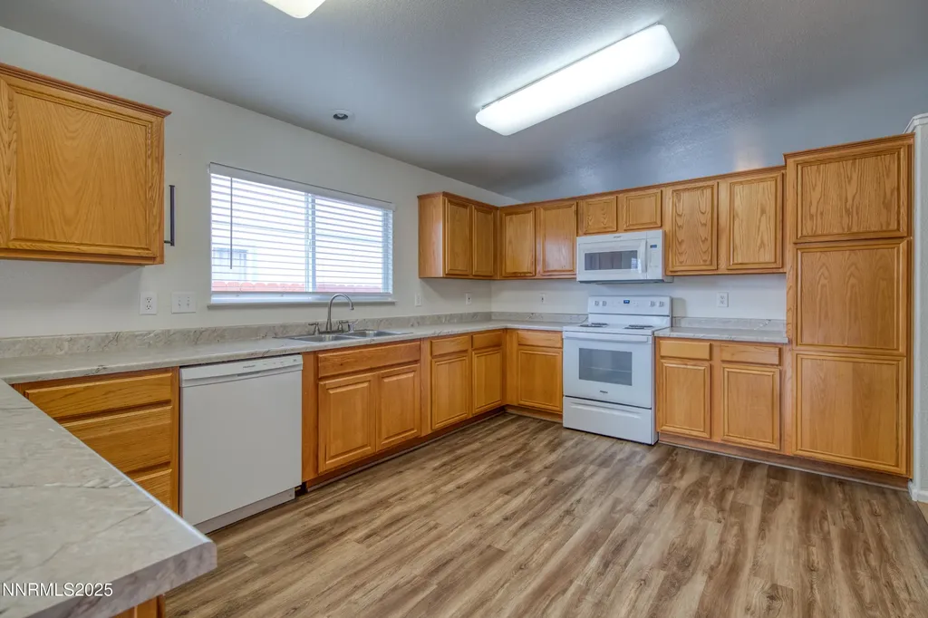 17780 Oakview Reno NV 89508