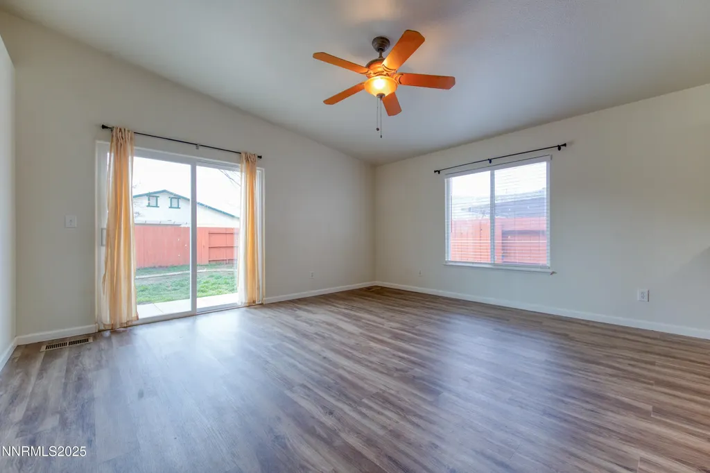 17780 Oakview Reno NV 89508