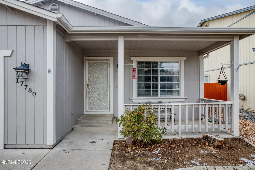 17780 Oakview Reno NV 89508