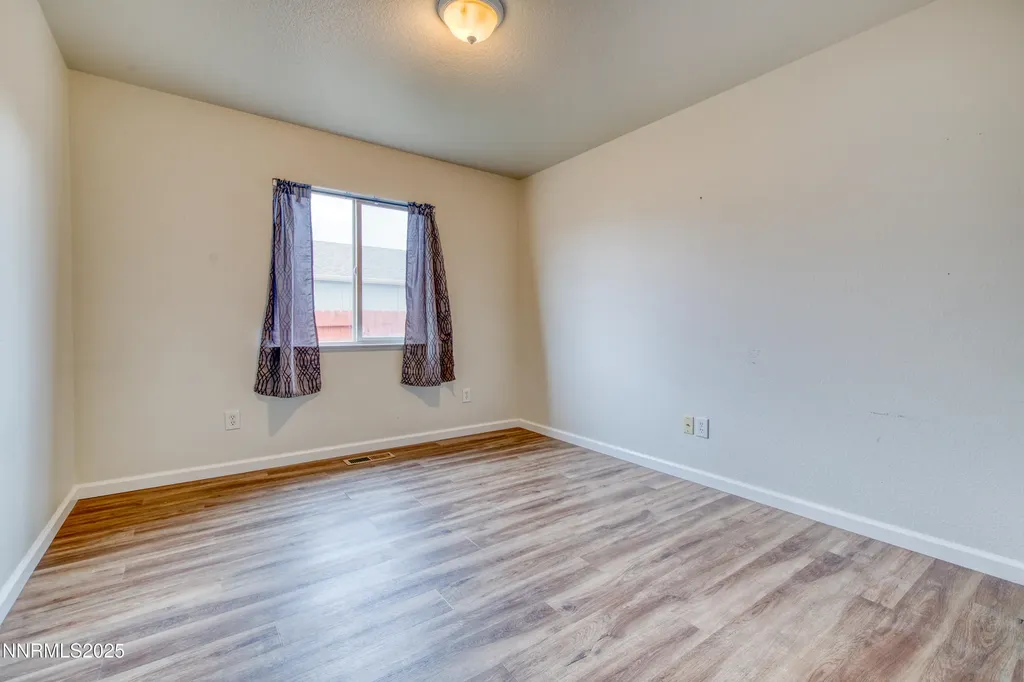 17780 Oakview Reno NV 89508