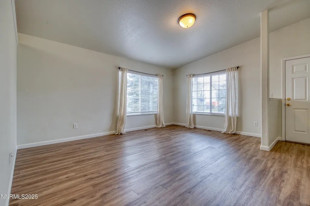 17780 Oakview Reno NV 89508
