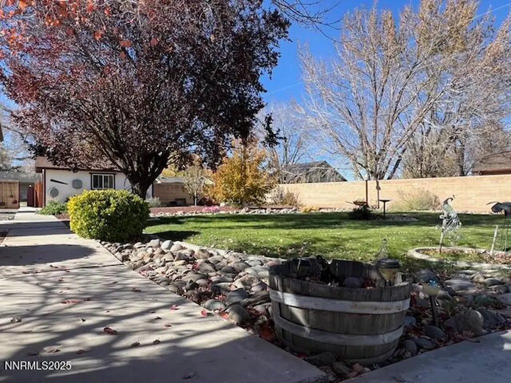 71 Nv-208 Yerington NV 89447