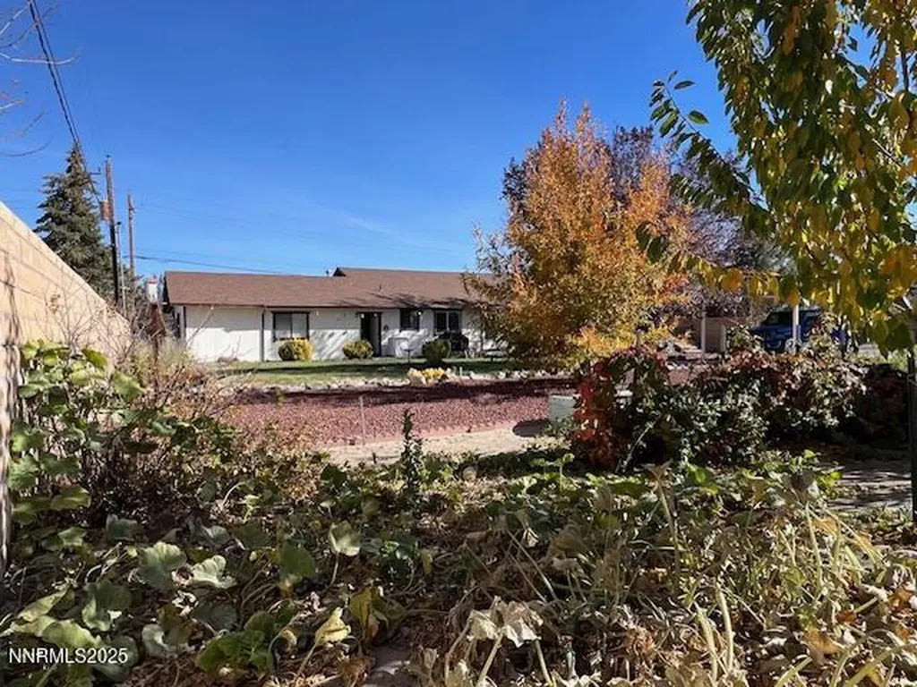 71 Nv-208 Yerington NV 89447