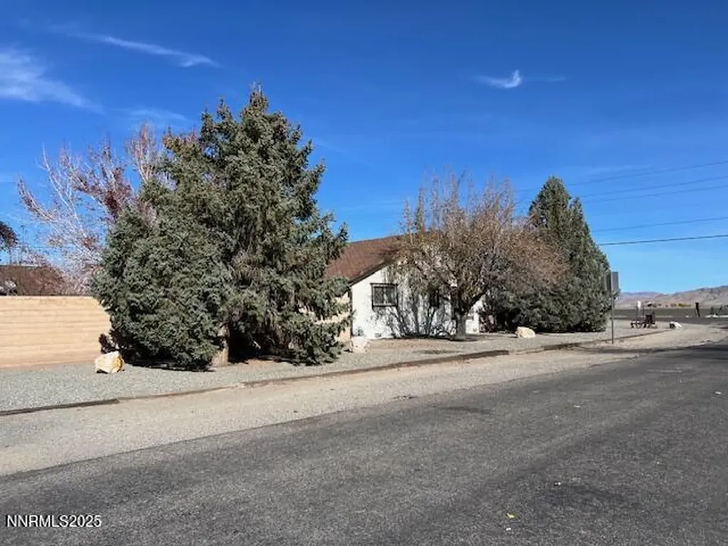 71 Nv-208 Yerington NV 89447