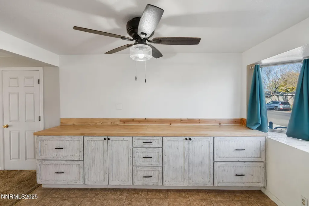 103 Oregon Yerington NV 89447