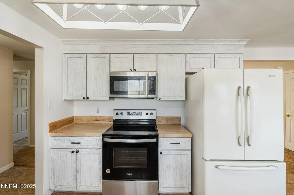 103 Oregon Yerington NV 89447