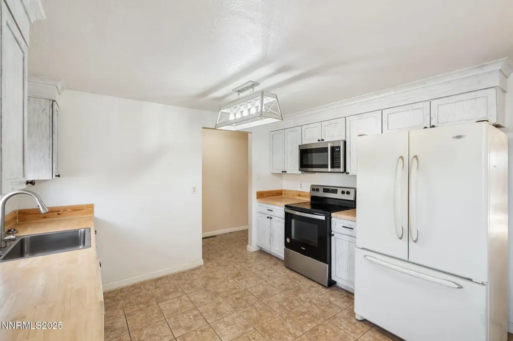 103 Oregon Yerington NV 89447