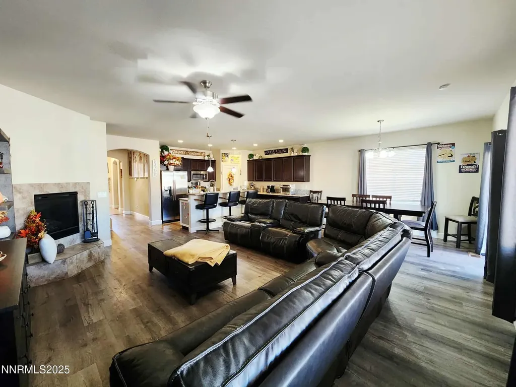 203 Verre Dayton NV 89403