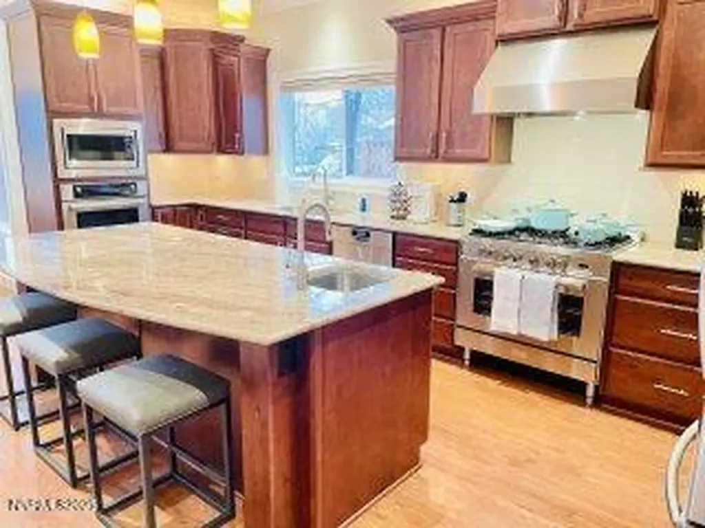 60 Caliente Reno NV 89509