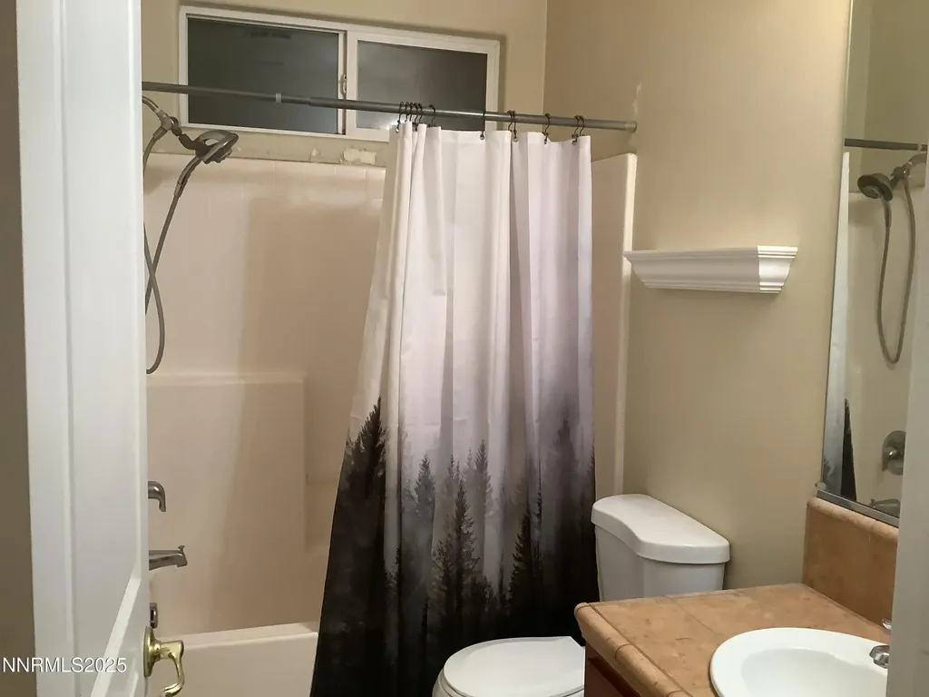 211 Shady Grove Dayton NV 89403