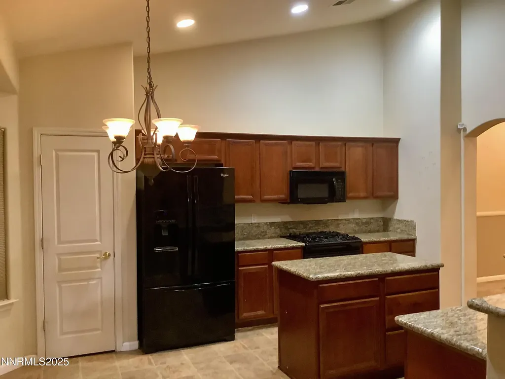 211 Shady Grove Dayton NV 89403