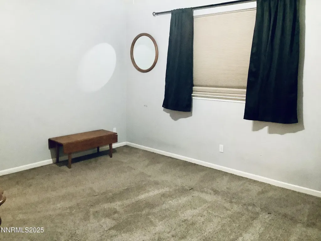 211 Shady Grove Dayton NV 89403
