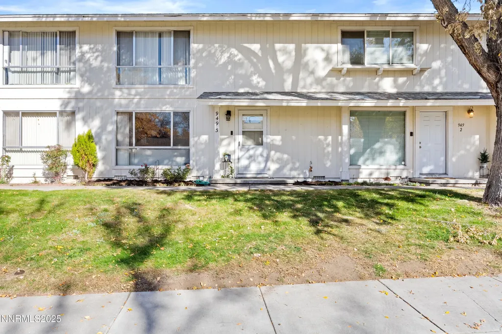 949 Crestwood Sparks NV 89434