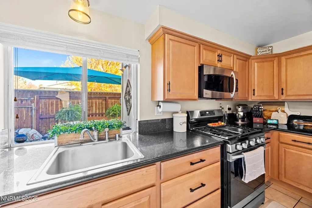 949 Crestwood Sparks NV 89434