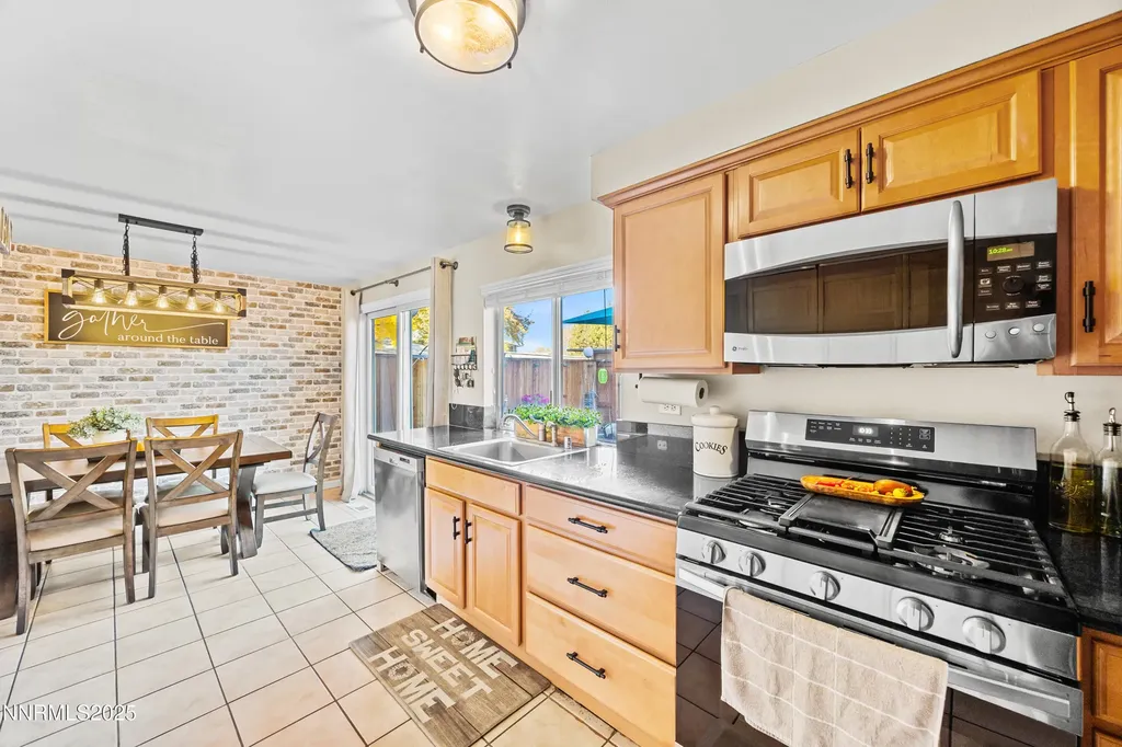 949 Crestwood Sparks NV 89434