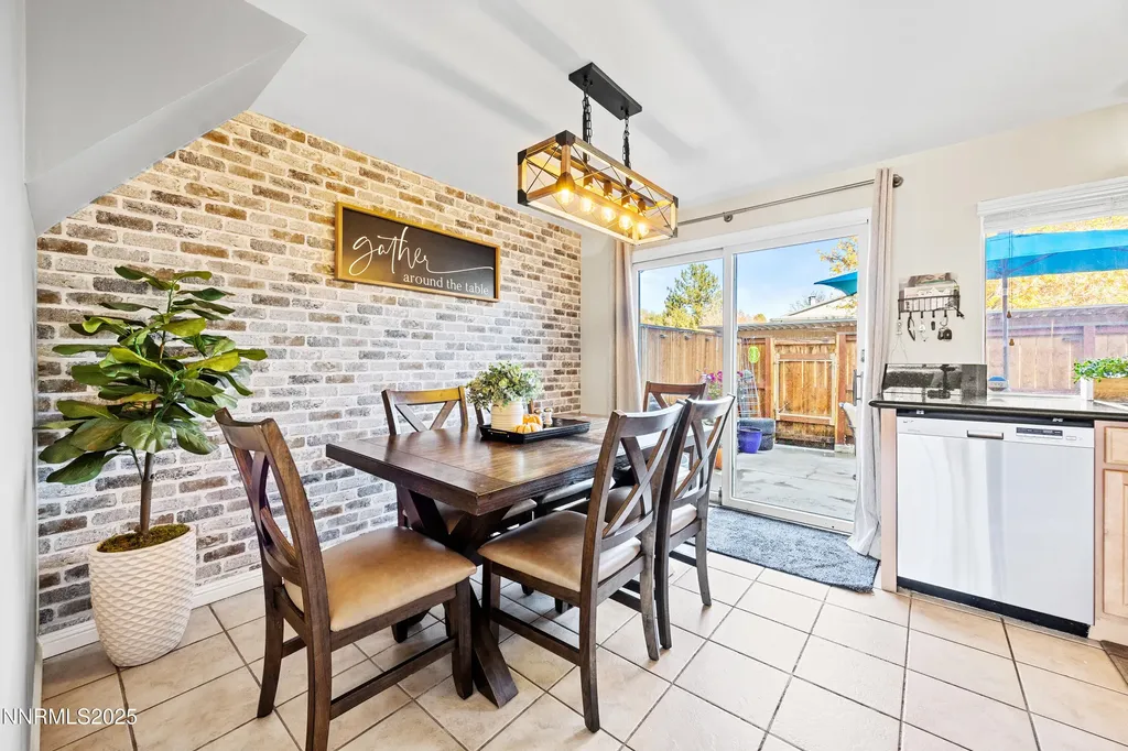 949 Crestwood Sparks NV 89434