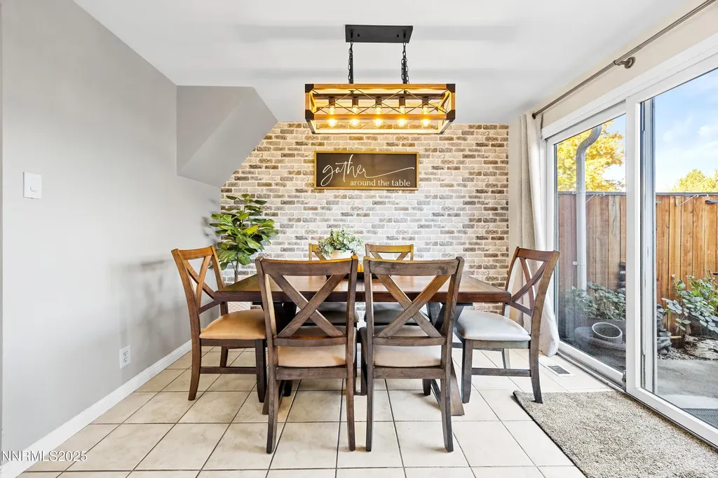 949 Crestwood Sparks NV 89434