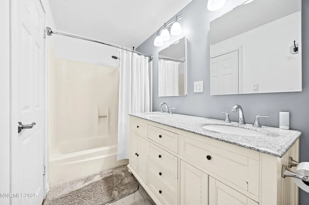949 Crestwood Sparks NV 89434