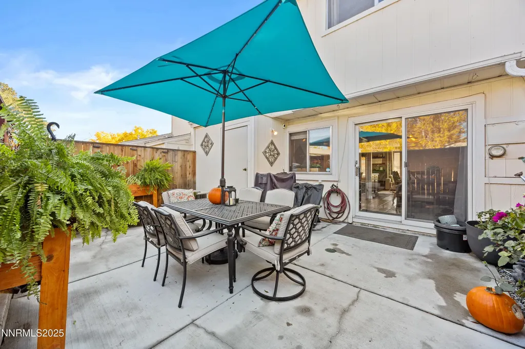 949 Crestwood Sparks NV 89434