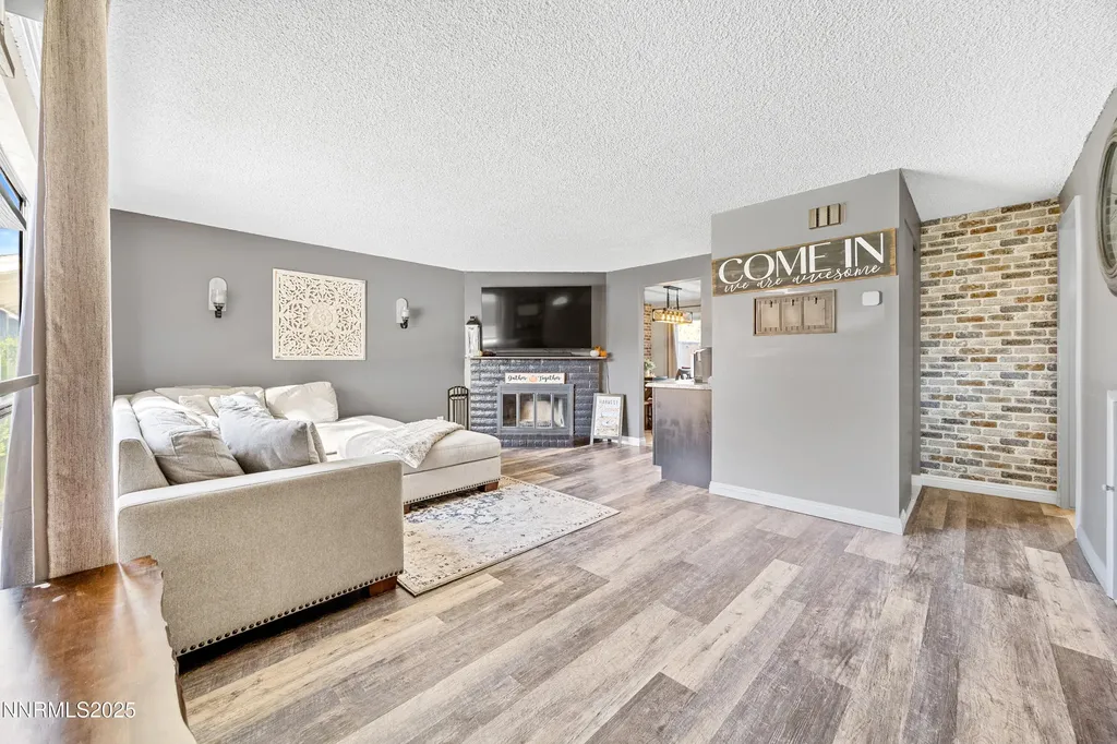 949 Crestwood Sparks NV 89434