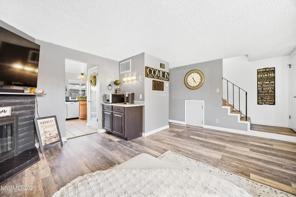 949 Crestwood Sparks NV 89434