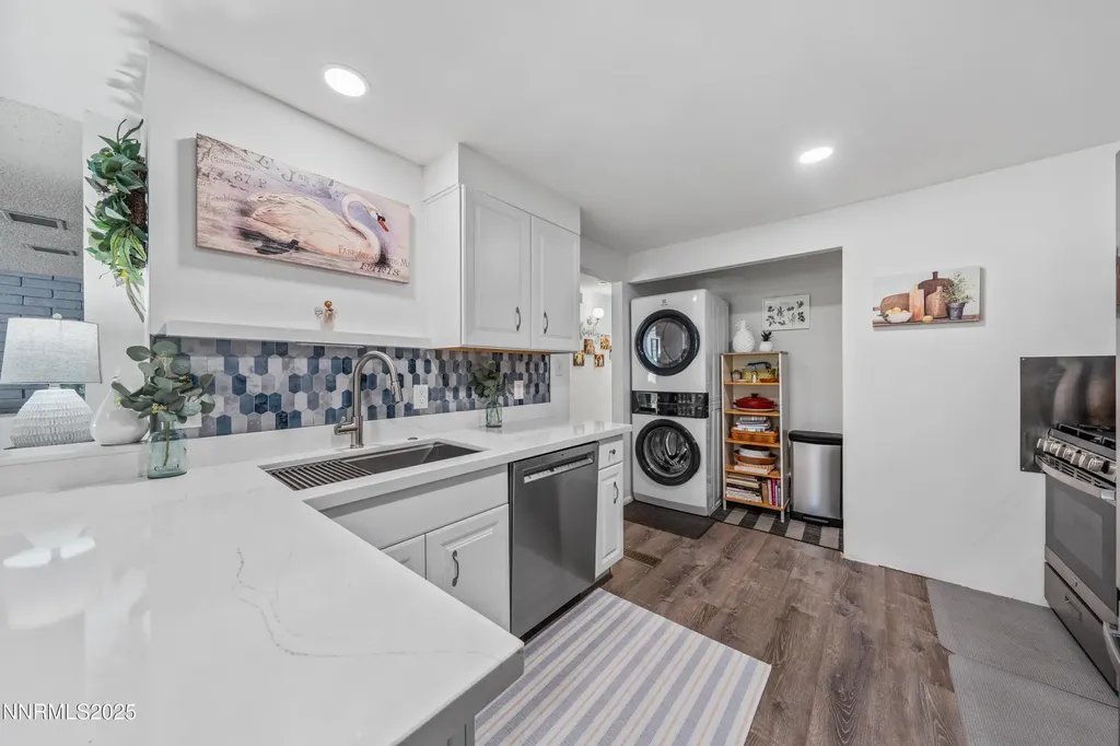 148 Lake Glen Carson City NV 89703