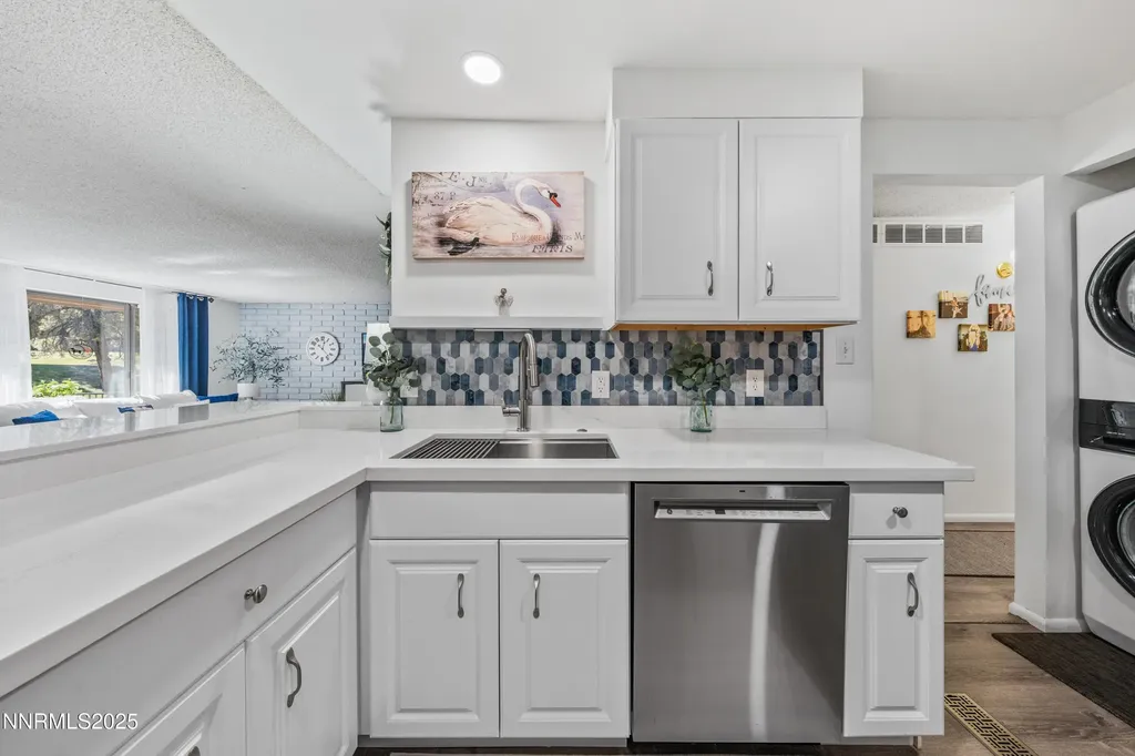 148 Lake Glen Carson City NV 89703