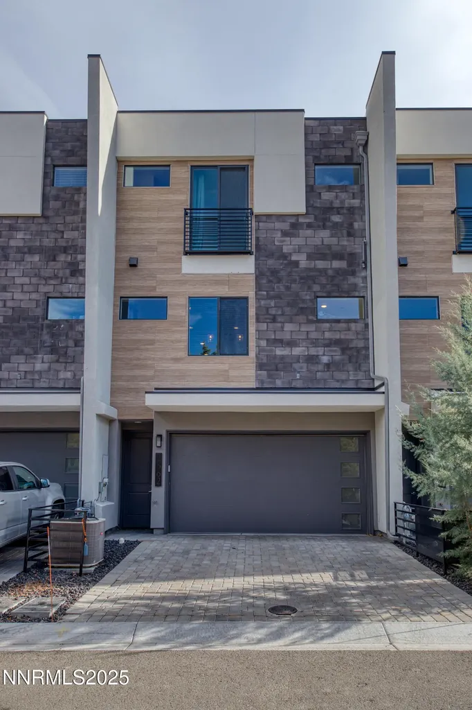 2562 River Hatchling Reno NV 89503