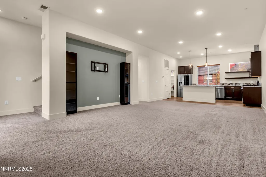 2562 River Hatchling Reno NV 89503